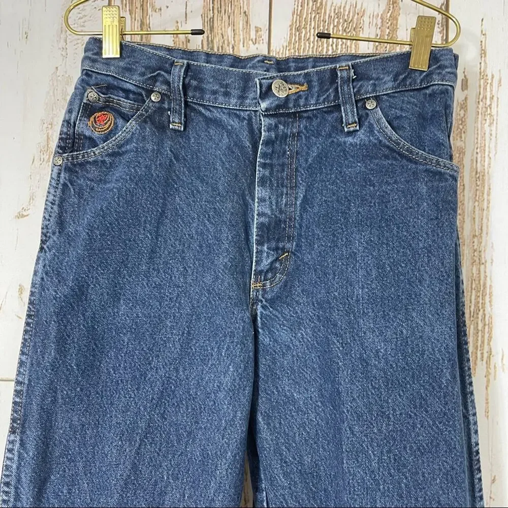 Wrangler 20X. Size 16 Reg. Adjustable Waistband. In excellent condition!